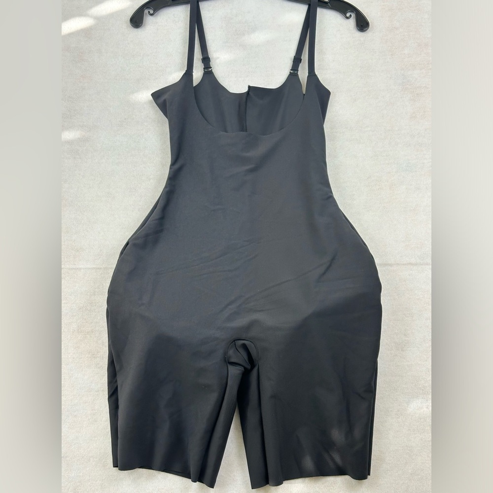 Skims Large Body Butt Lifting Open Bust Bodysuit Black - Picture 2 of 4